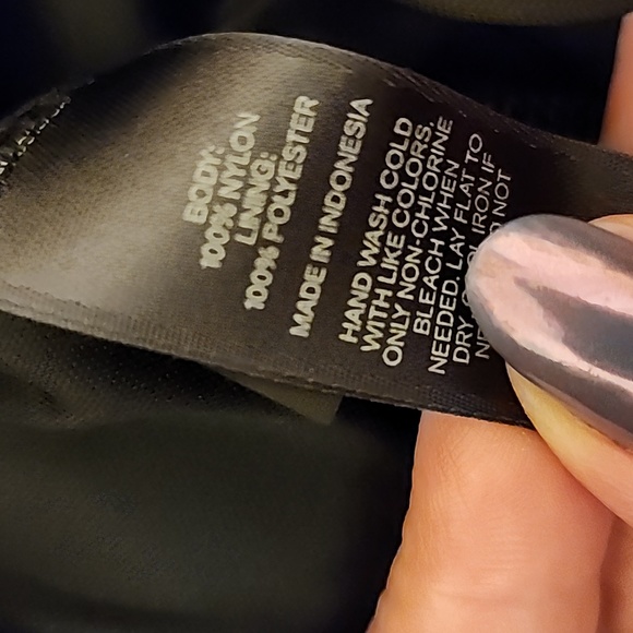 Express Lace Romper - Picture 4 of 4